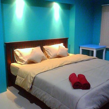 Hostel Baan Benjathip Amphawa Zimmer foto