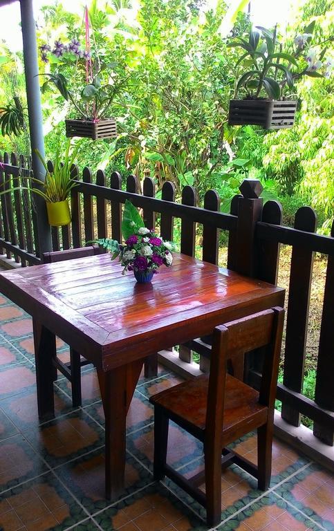 Hostel Baan Benjathip Amphawa Zimmer foto