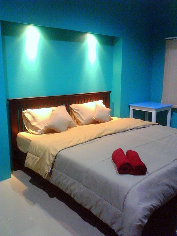 Hostel Baan Benjathip Amphawa Zimmer foto